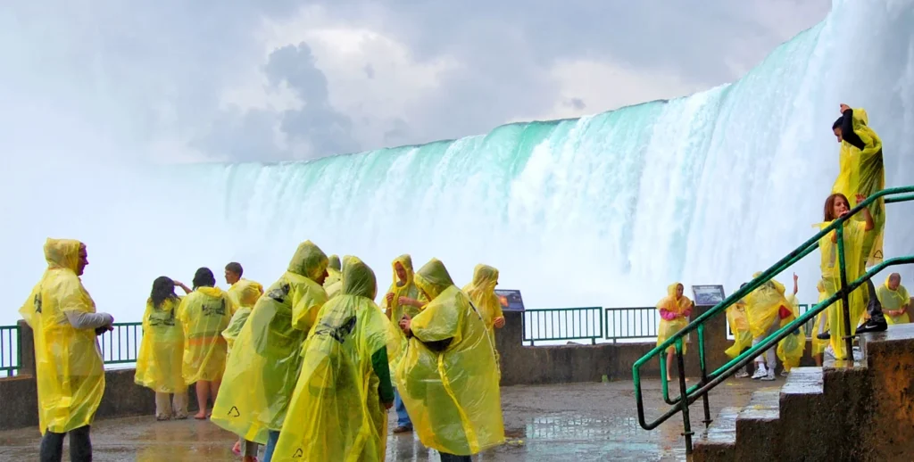 journey-behind-niagara-falls